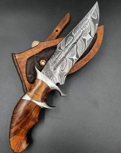 DAMASCUS STEEL HUNTING KNIFE