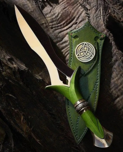 1 Handcrafted Fantasy Dagger